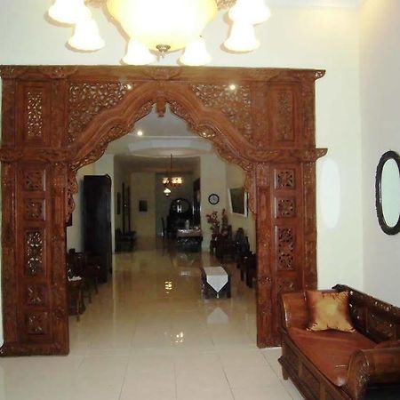 Griya Putri Dewi Guesthouse Yogyakarta Luaran gambar