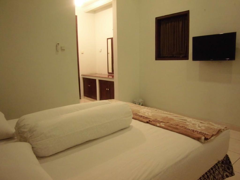 Griya Putri Dewi Guesthouse Yogyakarta Luaran gambar
