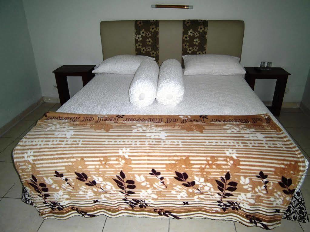 Griya Putri Dewi Guesthouse Yogyakarta Luaran gambar