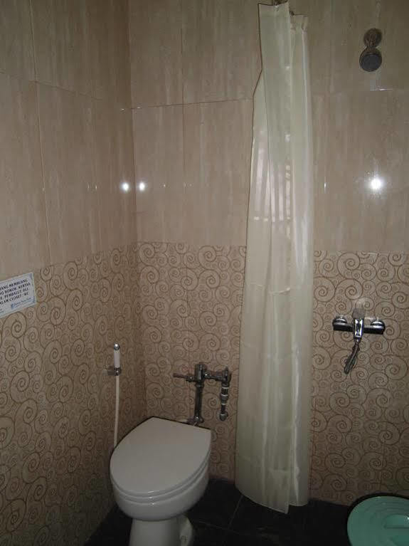 Griya Putri Dewi Guesthouse Yogyakarta Luaran gambar