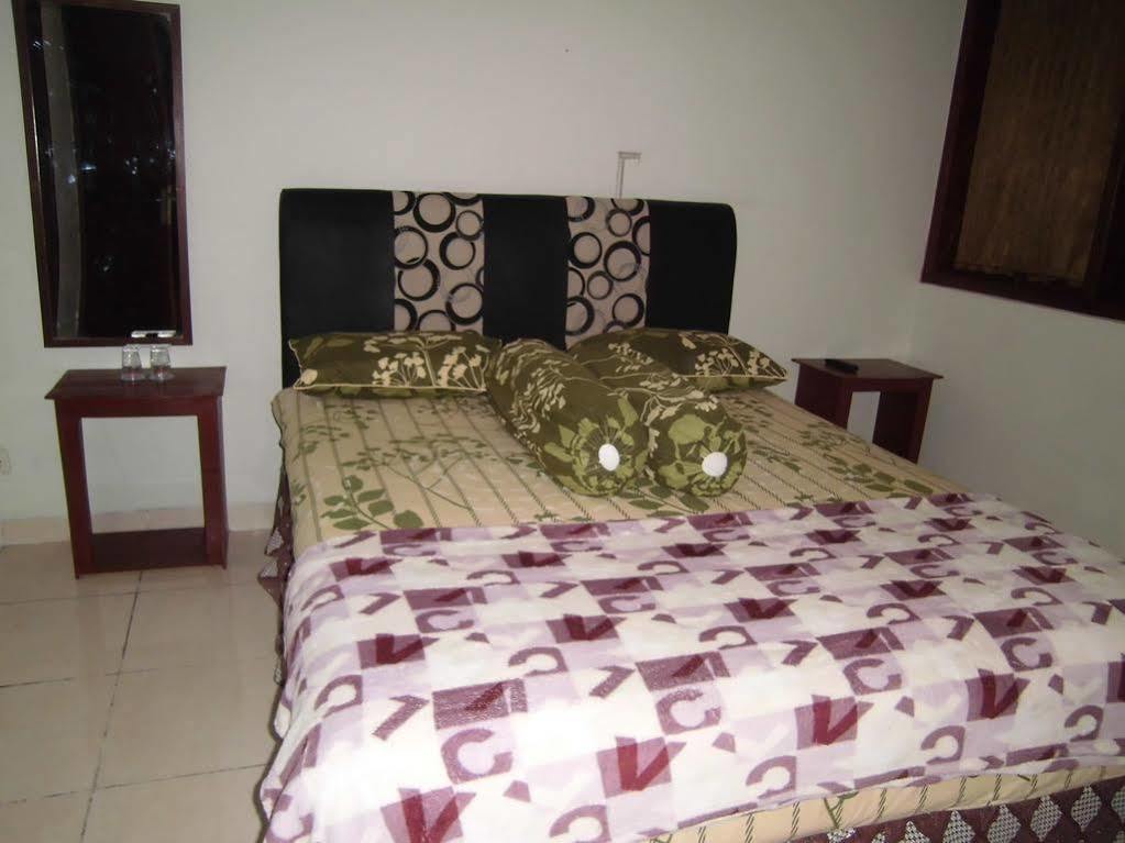 Griya Putri Dewi Guesthouse Yogyakarta Luaran gambar