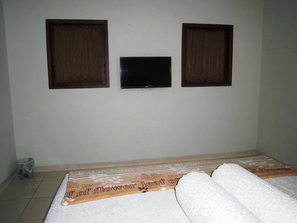 Griya Putri Dewi Guesthouse Yogyakarta Luaran gambar
